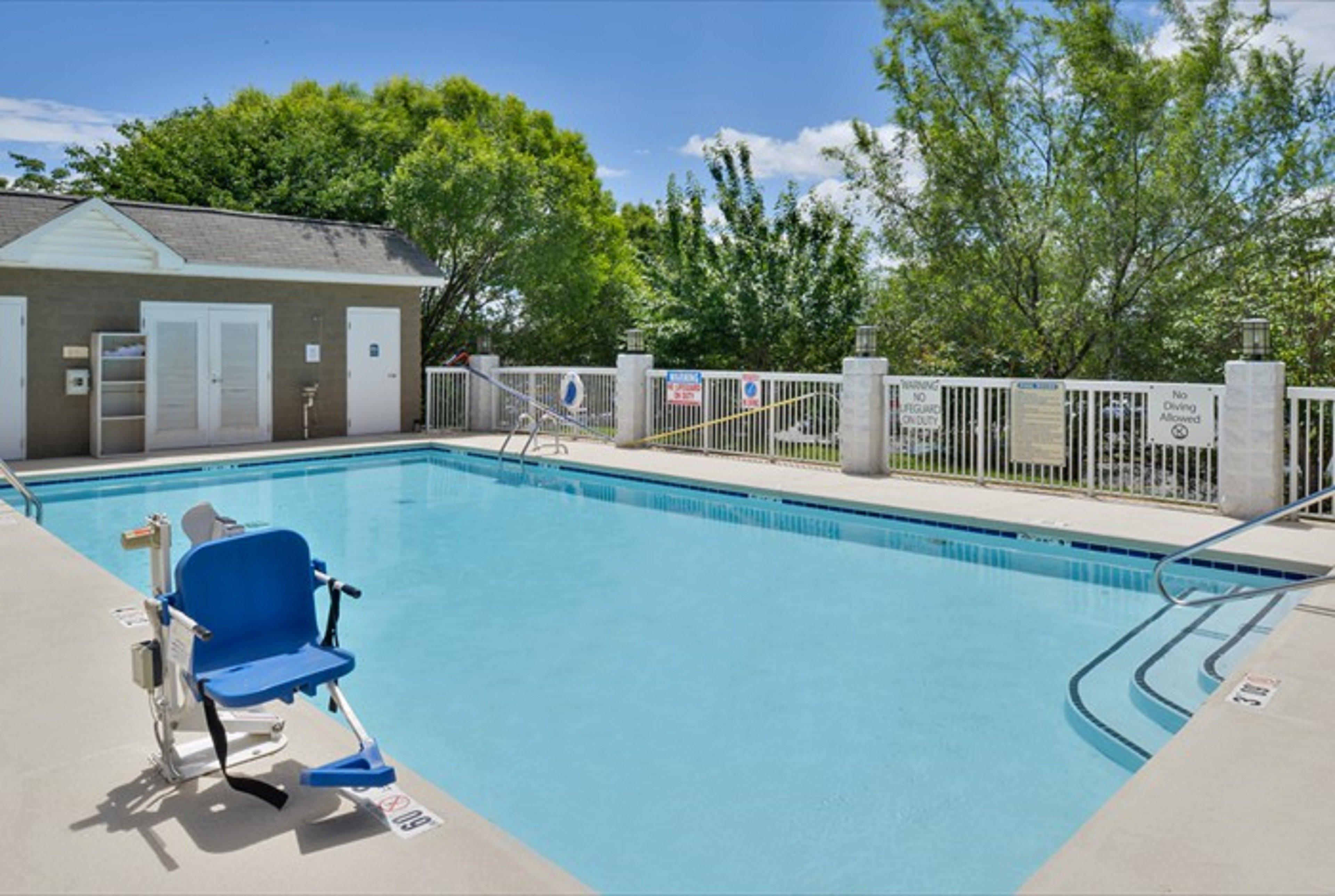 Holiday Inn Express Hotel & Suites Mooresville - Lake Norman By Ihg Buitenkant foto