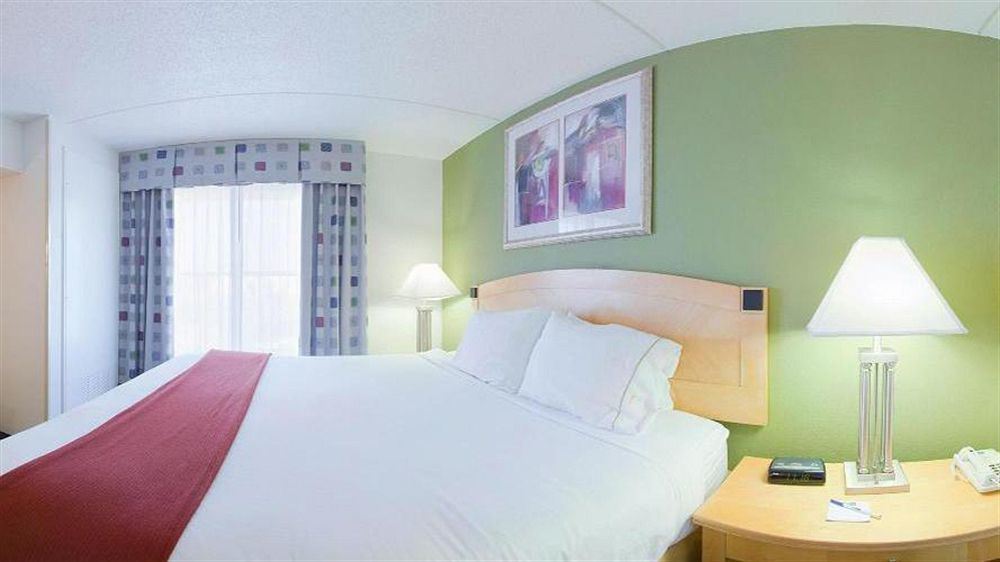Holiday Inn Express Hotel & Suites Mooresville - Lake Norman By Ihg Buitenkant foto