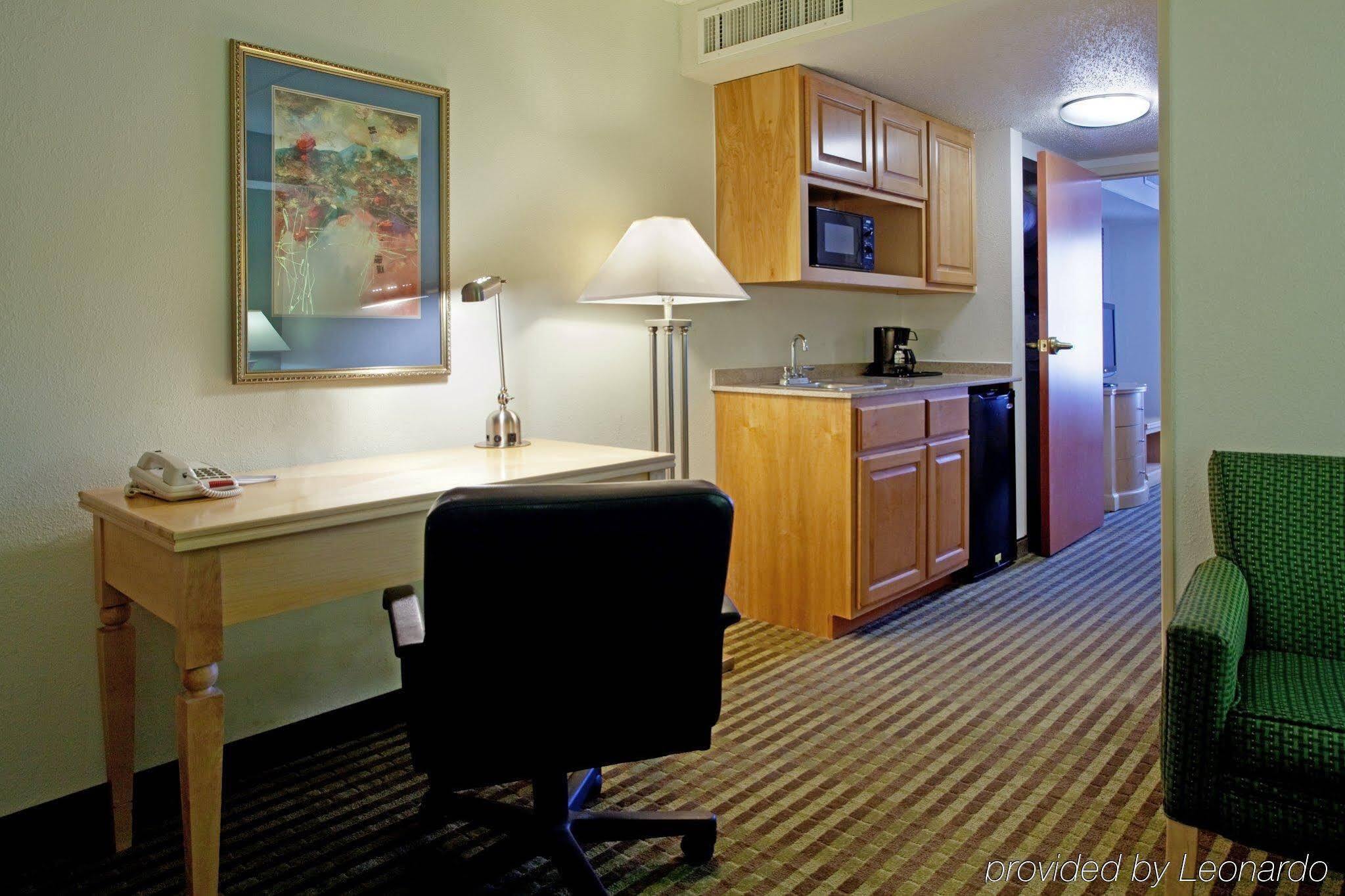 Holiday Inn Express Hotel & Suites Mooresville - Lake Norman By Ihg Buitenkant foto