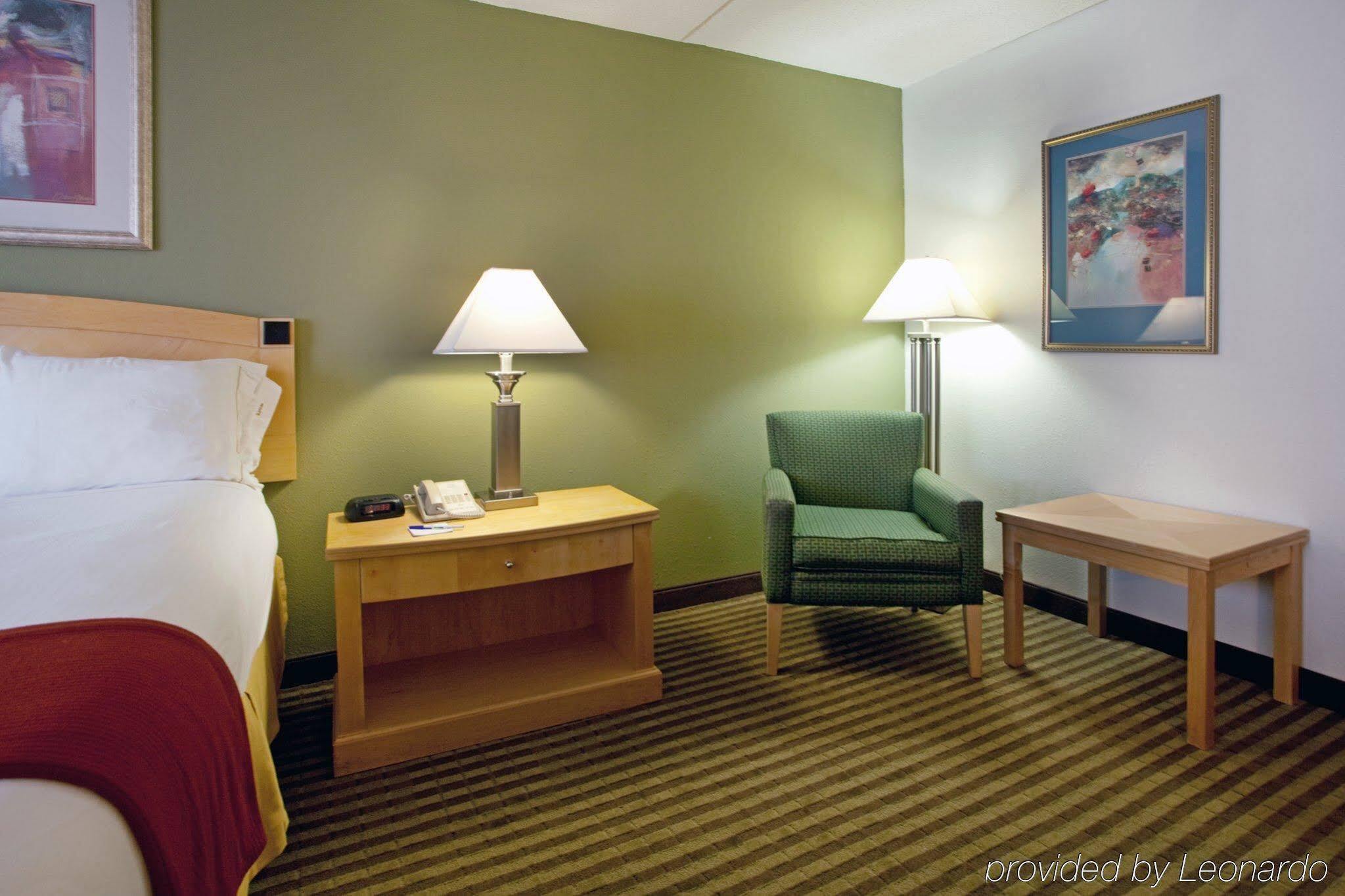 Holiday Inn Express Hotel & Suites Mooresville - Lake Norman By Ihg Buitenkant foto